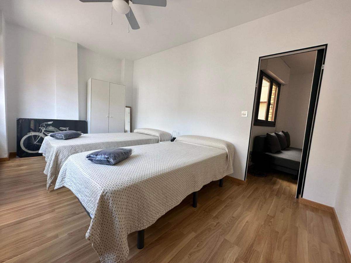 Dos Torres Hobbiton- En El Corazon Del Casco Historico Apartment Zaragoza Luaran gambar